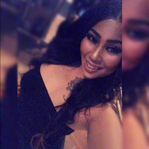 Meet your Posher, Chanel